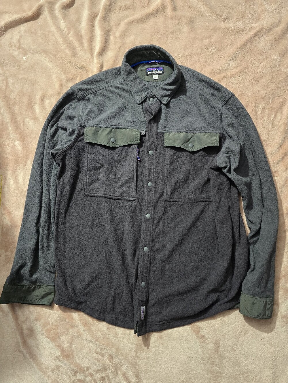 Patagonia Long-Sleeved Early Rise Snap Shirt Size Medium Ink Black/Grey Charcol